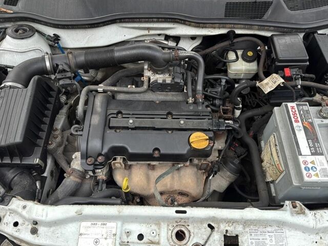 Белый Опель Астра, объемом двигателя 1.4 л и пробегом 304 тыс. км за 3500 $, фото 4 на Automoto.ua