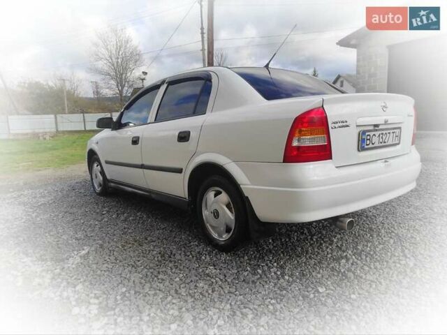 Білий Опель Астра, об'ємом двигуна 1.4 л та пробігом 216 тис. км за 3650 $, фото 4 на Automoto.ua