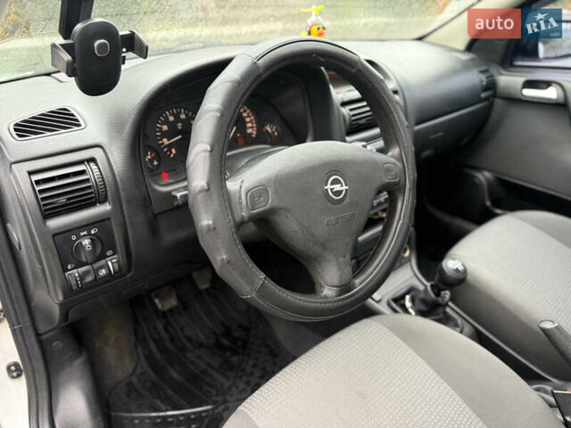 Белый Опель Астра, объемом двигателя 1.6 л и пробегом 218 тыс. км за 4900 $, фото 14 на Automoto.ua