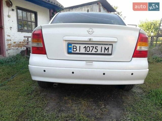 Білий Опель Астра, об'ємом двигуна 1.4 л та пробігом 368 тис. км за 3487 $, фото 1 на Automoto.ua