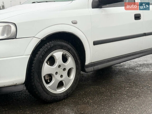 Белый Опель Астра, объемом двигателя 1.6 л и пробегом 218 тыс. км за 4900 $, фото 6 на Automoto.ua