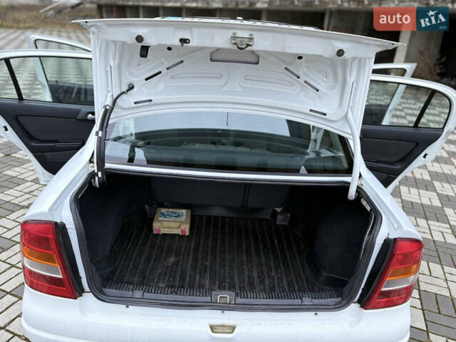 Белый Опель Астра, объемом двигателя 1.6 л и пробегом 280 тыс. км за 2999 $, фото 12 на Automoto.ua