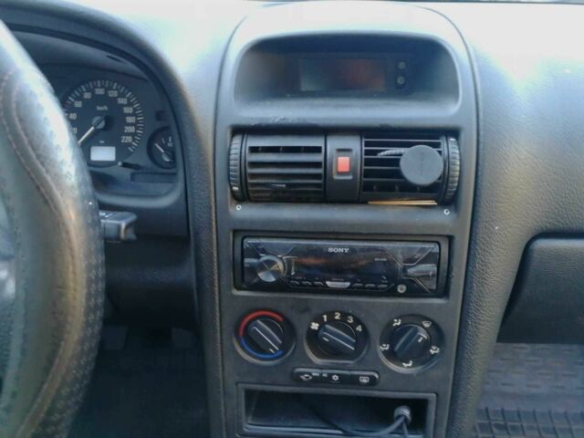 Белый Опель Астра, объемом двигателя 1.4 л и пробегом 370 тыс. км за 3484 $, фото 7 на Automoto.ua