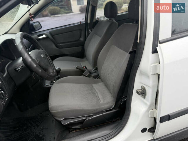 Белый Опель Астра, объемом двигателя 1.6 л и пробегом 218 тыс. км за 4900 $, фото 13 на Automoto.ua