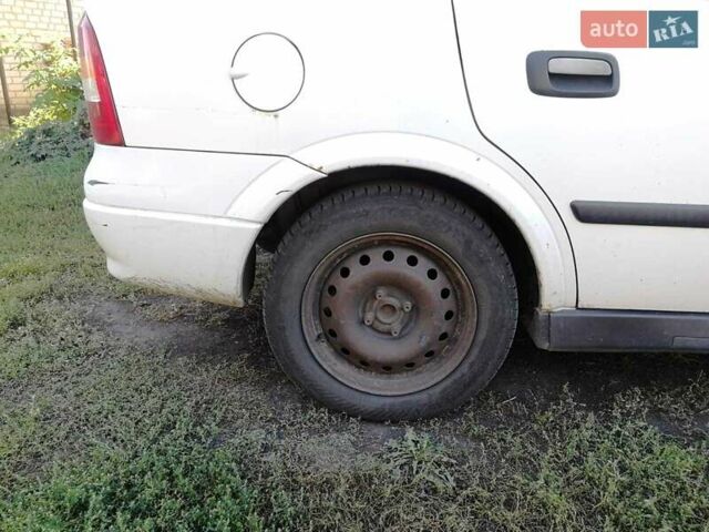 Білий Опель Астра, об'ємом двигуна 1.4 л та пробігом 368 тис. км за 3487 $, фото 5 на Automoto.ua