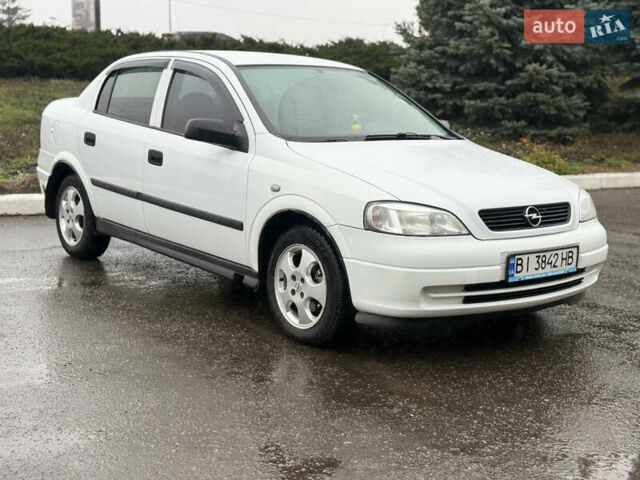 Белый Опель Астра, объемом двигателя 1.6 л и пробегом 218 тыс. км за 4900 $, фото 1 на Automoto.ua