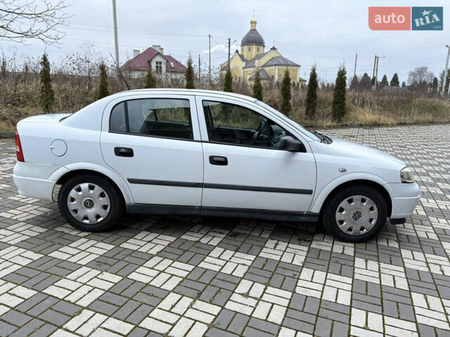 Белый Опель Астра, объемом двигателя 1.6 л и пробегом 280 тыс. км за 2999 $, фото 4 на Automoto.ua