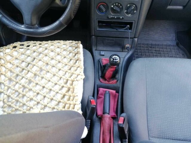 Белый Опель Астра, объемом двигателя 1.4 л и пробегом 370 тыс. км за 3484 $, фото 3 на Automoto.ua