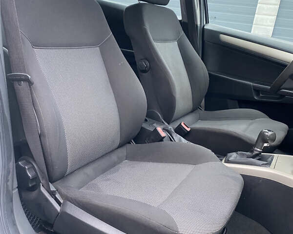 Белый Опель Астра, объемом двигателя 1.69 л и пробегом 285 тыс. км за 4450 $, фото 11 на Automoto.ua