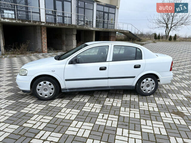 Белый Опель Астра, объемом двигателя 1.6 л и пробегом 280 тыс. км за 2999 $, фото 5 на Automoto.ua