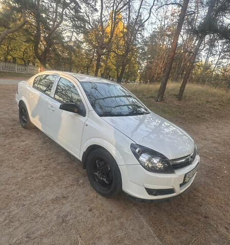 Білий Опель Астра, об'ємом двигуна 1.6 л та пробігом 204 тис. км за 5800 $, фото 1 на Automoto.ua