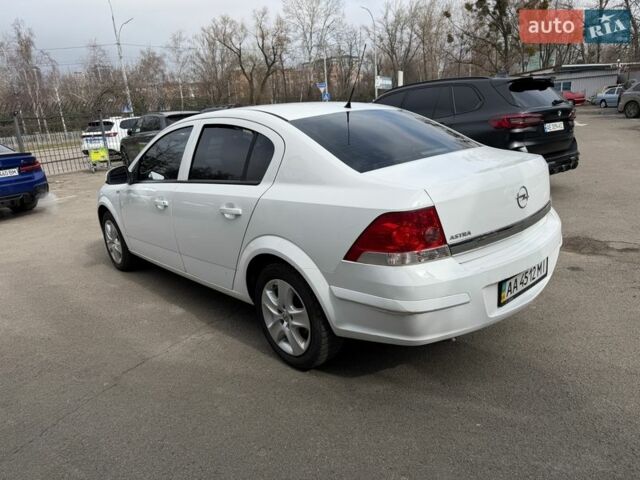 Белый Опель Астра, объемом двигателя 1.6 л и пробегом 193 тыс. км за 5900 $, фото 4 на Automoto.ua