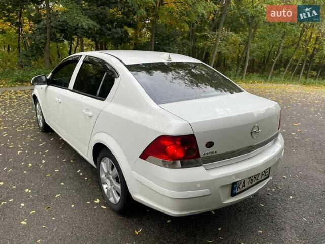 Белый Опель Астра, объемом двигателя 1.6 л и пробегом 218 тыс. км за 5750 $, фото 1 на Automoto.ua