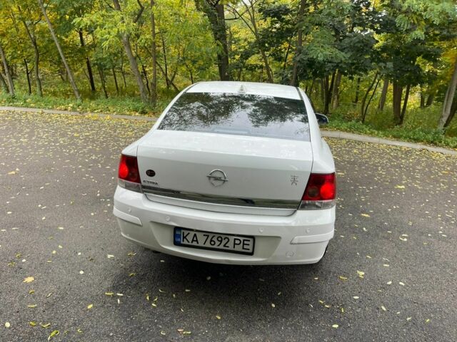 Белый Опель Астра, объемом двигателя 1.6 л и пробегом 218 тыс. км за 6450 $, фото 3 на Automoto.ua