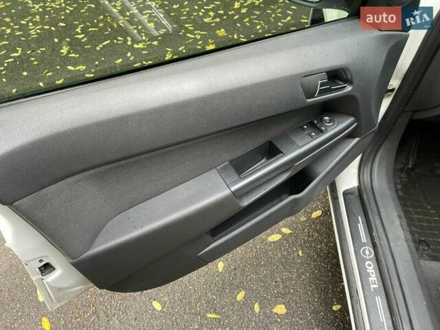 Белый Опель Астра, объемом двигателя 1.6 л и пробегом 218 тыс. км за 5750 $, фото 8 на Automoto.ua