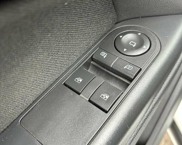 Білий Опель Астра, об'ємом двигуна 1.69 л та пробігом 168 тис. км за 7000 $, фото 20 на Automoto.ua