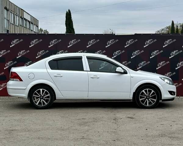 Білий Опель Астра, об'ємом двигуна 1.69 л та пробігом 168 тис. км за 7000 $, фото 3 на Automoto.ua