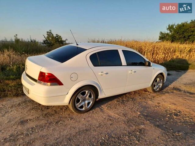 Білий Опель Астра, об'ємом двигуна 1.6 л та пробігом 32 тис. км за 9100 $, фото 3 на Automoto.ua