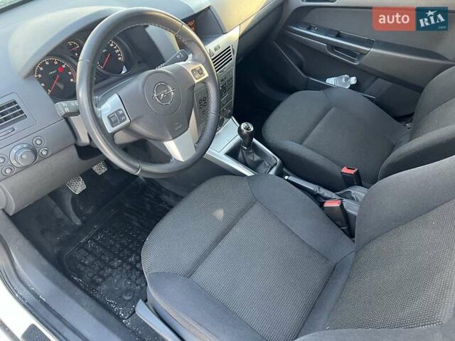 Білий Опель Астра, об'ємом двигуна 1.6 л та пробігом 151 тис. км за 6300 $, фото 51 на Automoto.ua