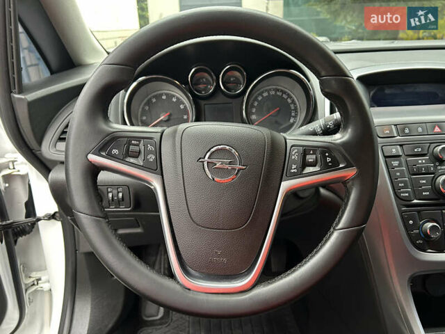 Опель Астра 2017 в Мукачеве на Automoto.ua Белый Опель Астра, объемом двигателя 1.4 л и пробегом 280 тыс. км за 7799 $, фото 17 на Automoto.ua