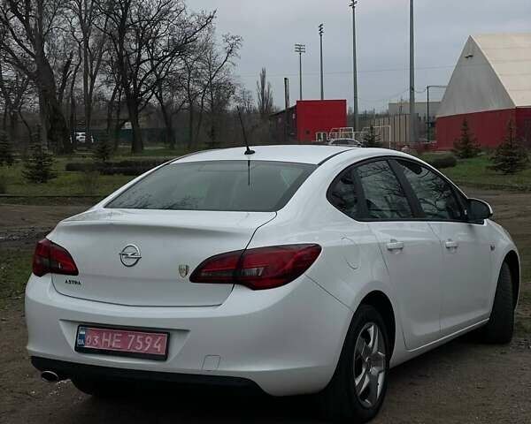 Белый Опель Астра, объемом двигателя 1.4 л и пробегом 166 тыс. км за 7500 $, фото 3 на Automoto.ua