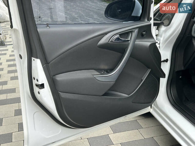 Опель Астра 2017 в Мукачеве на Automoto.ua Белый Опель Астра, объемом двигателя 1.4 л и пробегом 280 тыс. км за 7799 $, фото 10 на Automoto.ua