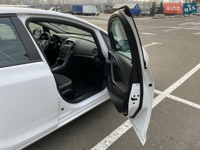 Белый Опель Астра, объемом двигателя 1.36 л и пробегом 80 тыс. км за 11250 $, фото 10 на Automoto.ua