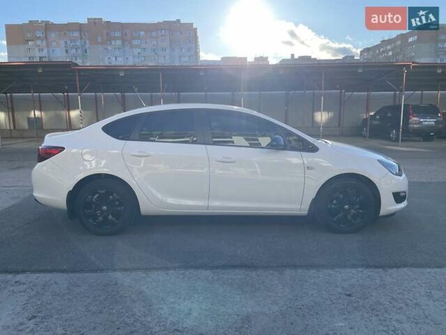 Білий Опель Астра, об'ємом двигуна 1.36 л та пробігом 78 тис. км за 11000 $, фото 3 на Automoto.ua