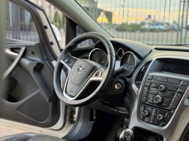 Белый Опель Астра, объемом двигателя 1.4 л и пробегом 230 тыс. км за 177 $, фото 4 на Automoto.ua