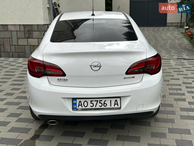 Опель Астра 2017 в Мукачеве на Automoto.ua Белый Опель Астра, объемом двигателя 1.4 л и пробегом 280 тыс. км за 7799 $, фото 5 на Automoto.ua