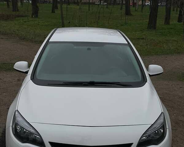 Белый Опель Астра, объемом двигателя 1.4 л и пробегом 166 тыс. км за 7500 $, фото 4 на Automoto.ua