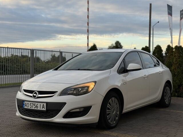 Белый Опель Астра, объемом двигателя 1.4 л и пробегом 230 тыс. км за 177 $, фото 2 на Automoto.ua