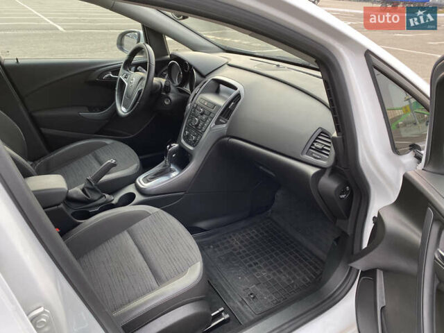 Белый Опель Астра, объемом двигателя 1.36 л и пробегом 80 тыс. км за 11250 $, фото 11 на Automoto.ua