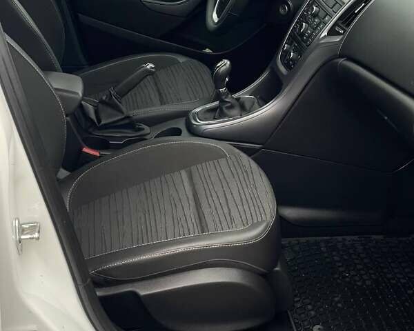 Белый Опель Астра, объемом двигателя 1.4 л и пробегом 166 тыс. км за 7500 $, фото 20 на Automoto.ua