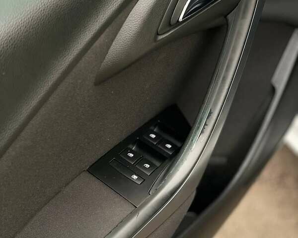 Белый Опель Астра, объемом двигателя 1.4 л и пробегом 166 тыс. км за 7500 $, фото 8 на Automoto.ua