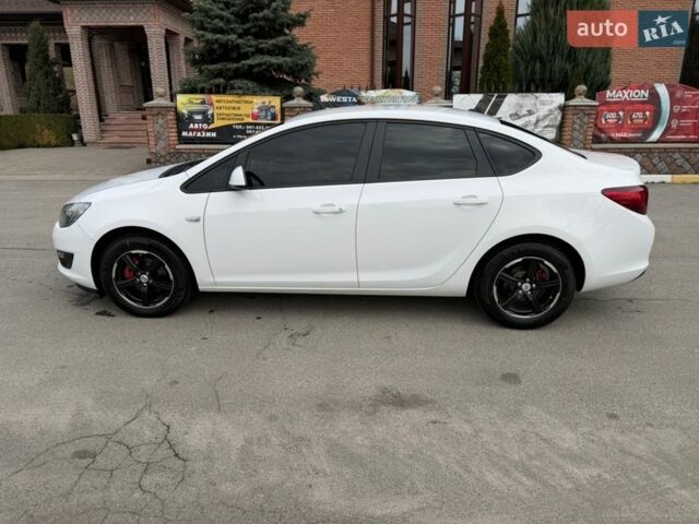Білий Опель Астра, об'ємом двигуна 1.4 л та пробігом 155 тис. км за 11500 $, фото 2 на Automoto.ua