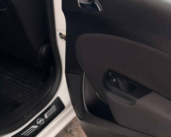 Белый Опель Астра, объемом двигателя 1.4 л и пробегом 166 тыс. км за 7500 $, фото 26 на Automoto.ua