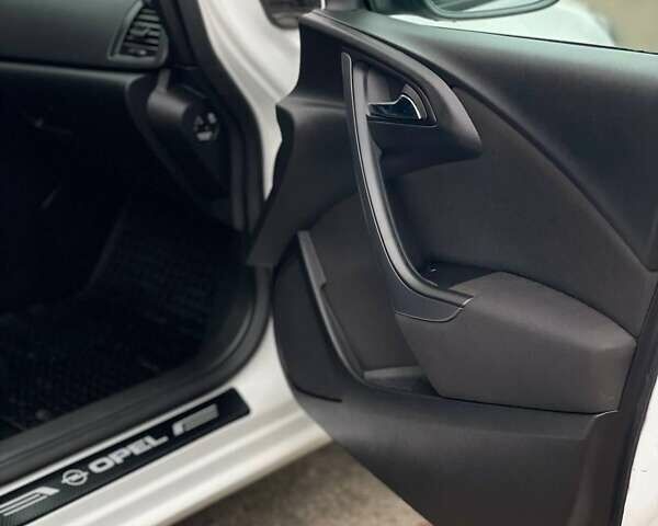 Белый Опель Астра, объемом двигателя 1.4 л и пробегом 166 тыс. км за 7500 $, фото 27 на Automoto.ua