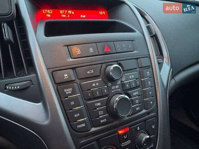 Опель Астра 2020 в Киеве на Automoto.ua Белый Опель Астра, объемом двигателя 1.36 л и пробегом 73 тыс. км за 13490 $, фото 18 на Automoto.ua