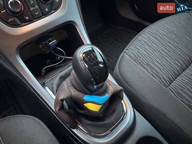 Опель Астра 2020 в Киеве на Automoto.ua Белый Опель Астра, объемом двигателя 1.36 л и пробегом 73 тыс. км за 13490 $, фото 16 на Automoto.ua