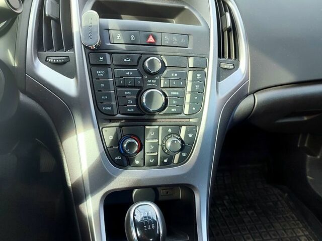 Опель Астра 2020 в Киеве на Automoto.ua Белый Опель Астра, объемом двигателя 1.4 л и пробегом 32 тыс. км за 12000 $, фото 3 на Automoto.ua