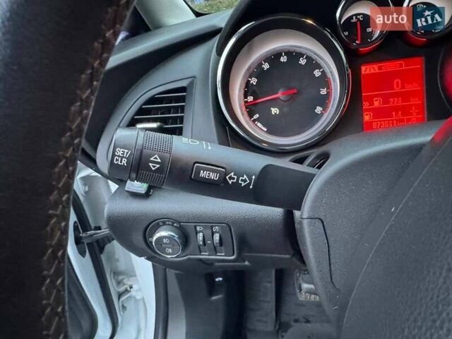 Опель Астра 2020 в Киеве на Automoto.ua Белый Опель Астра, объемом двигателя 1.36 л и пробегом 73 тыс. км за 13490 $, фото 22 на Automoto.ua