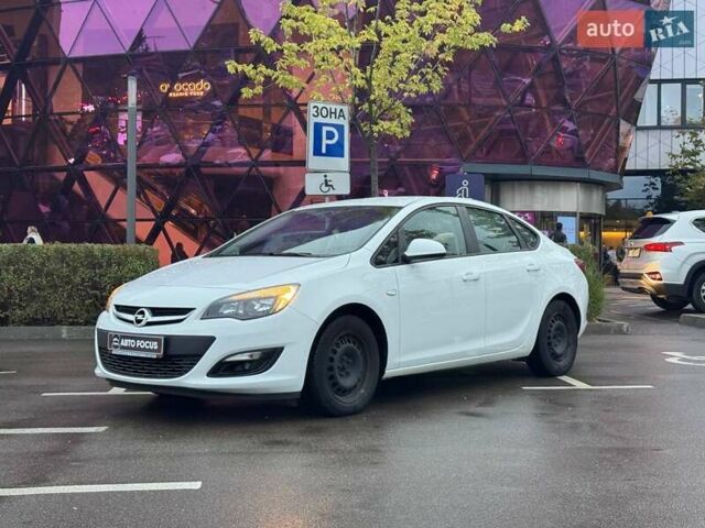 Опель Астра 2020 в Киеве на Automoto.ua Белый Опель Астра, объемом двигателя 1.36 л и пробегом 73 тыс. км за 13490 $, фото 2 на Automoto.ua