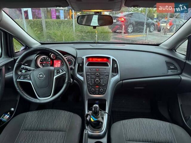 Опель Астра 2020 в Киеве на Automoto.ua Белый Опель Астра, объемом двигателя 1.36 л и пробегом 73 тыс. км за 13490 $, фото 11 на Automoto.ua