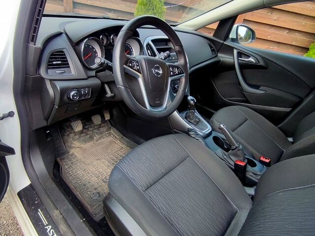 Опель Астра 2020 в Киеве на Automoto.ua Белый Опель Астра, объемом двигателя 1.4 л и пробегом 32 тыс. км за 12000 $, фото 5 на Automoto.ua