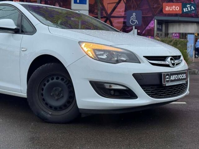 Опель Астра 2020 в Киеве на Automoto.ua Белый Опель Астра, объемом двигателя 1.36 л и пробегом 73 тыс. км за 13490 $, фото 3 на Automoto.ua