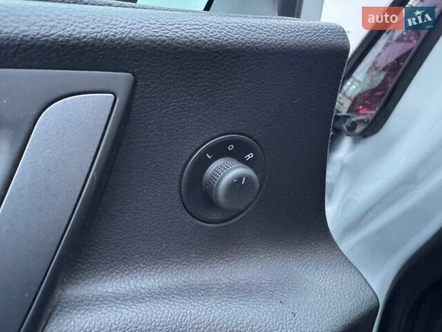 Опель Астра 2020 в Киеве на Automoto.ua Белый Опель Астра, объемом двигателя 1.36 л и пробегом 73 тыс. км за 13490 $, фото 23 на Automoto.ua