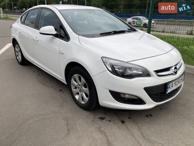 Білий Опель Астра, об'ємом двигуна 1.4 л та пробігом 81 тис. км за 13150 $, фото 1 на Automoto.ua