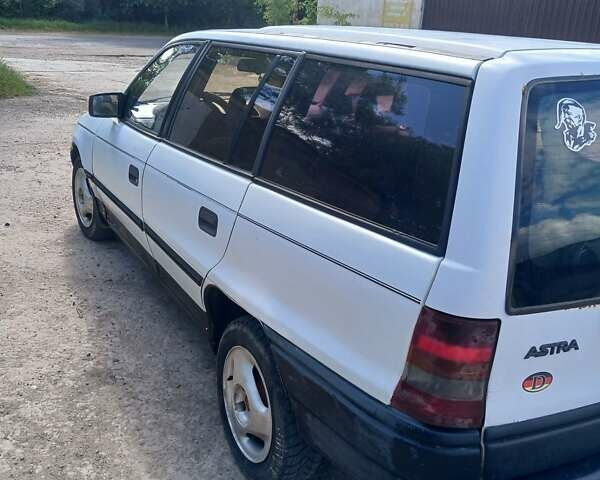 Білий Опель Астра, об'ємом двигуна 1.7 л та пробігом 200 тис. км за 1934 $, фото 1 на Automoto.ua