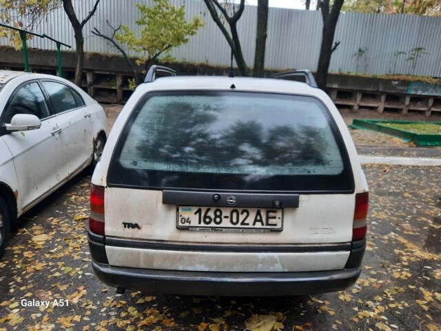 Белый Опель Астра, объемом двигателя 1.8 л и пробегом 243 тыс. км за 500 $, фото 6 на Automoto.ua